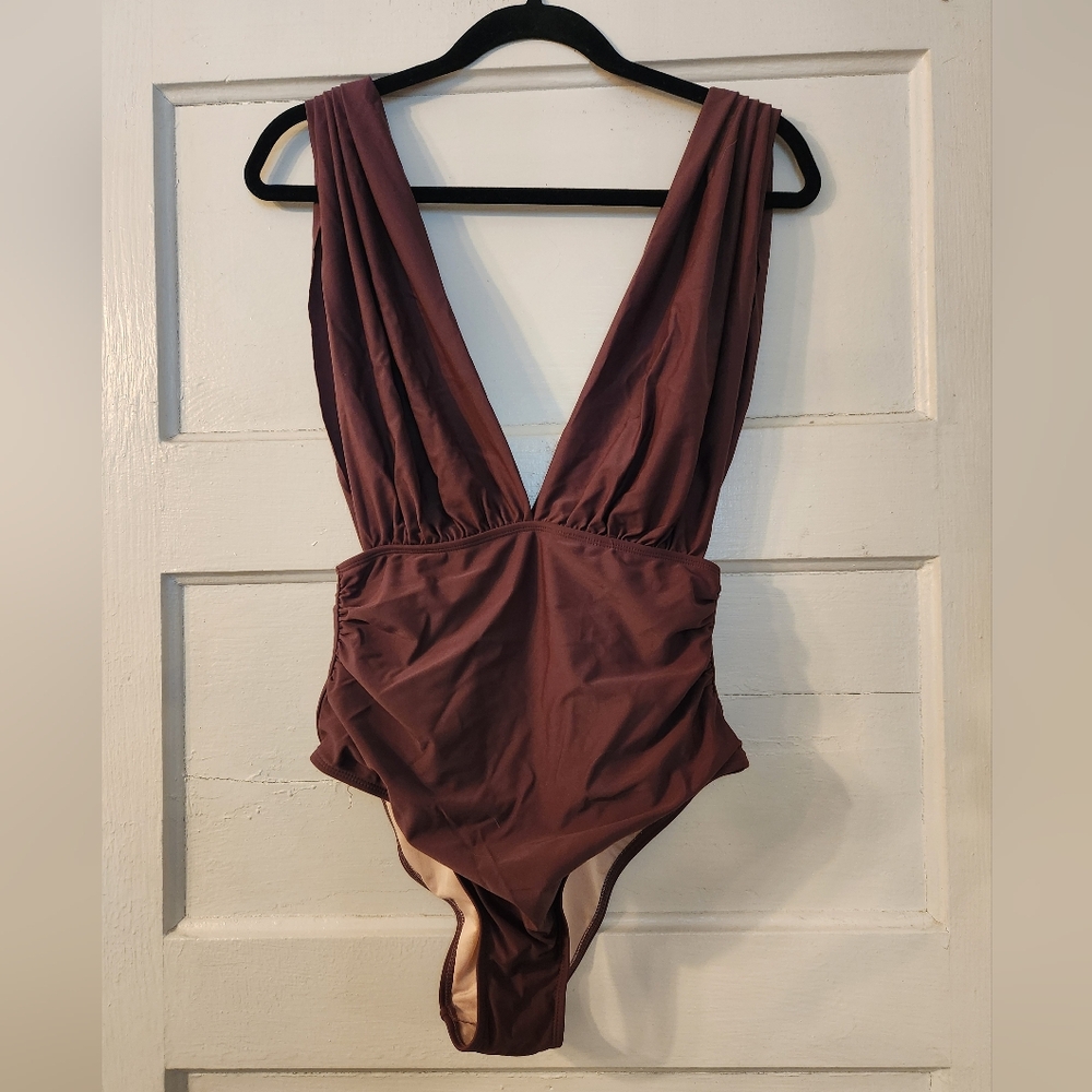 NWT Cupshe Brown One Piece Swimsuit Ruched V-Neck Size Med Vacation Resortwear